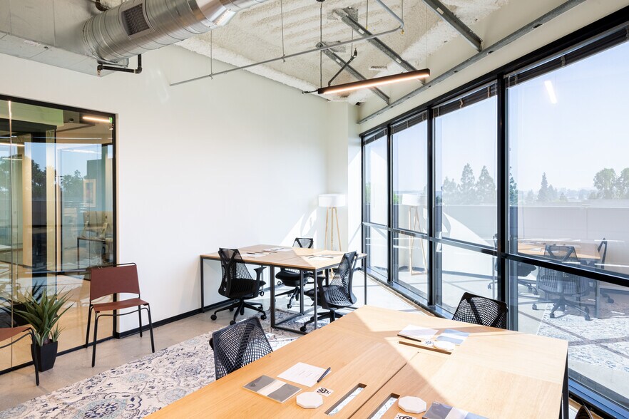 More Photos Of 3090 Bristol St, Costa Mesa Coworking Space