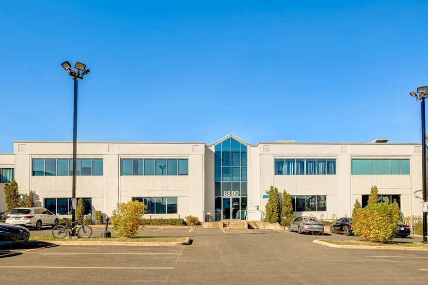 More Photos Of 8740-8878 Blvd Pie-IX, Montréal Warehouse For Lease