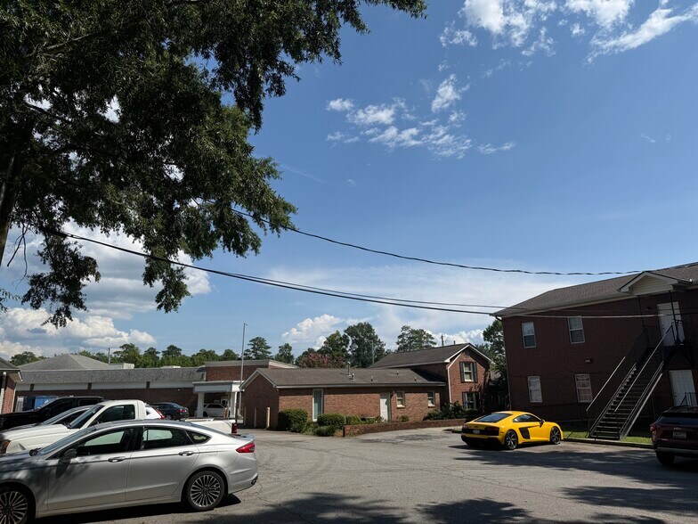 More Photos Of 7436 Forest Ct, Irmo Office For Lease
