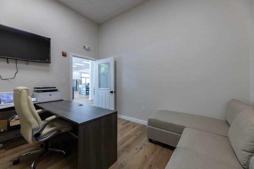 More Photos Of 200 Academy Ave, Providence Drugstore For Sale