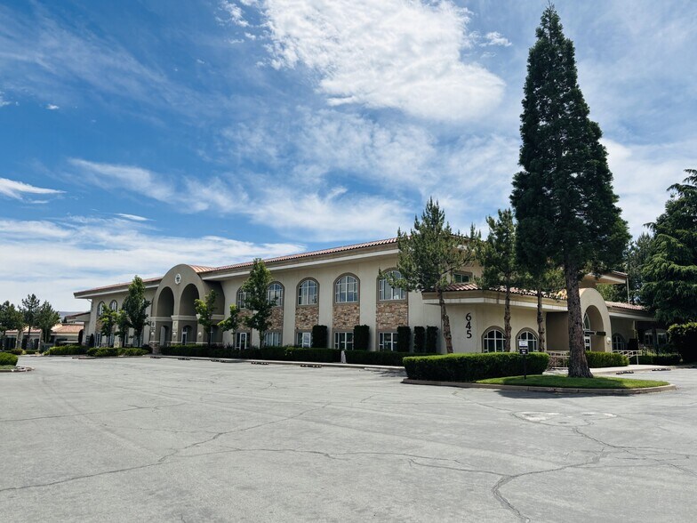 More Photos Of 645 Sierra Rose Dr, Reno Medical For Lease