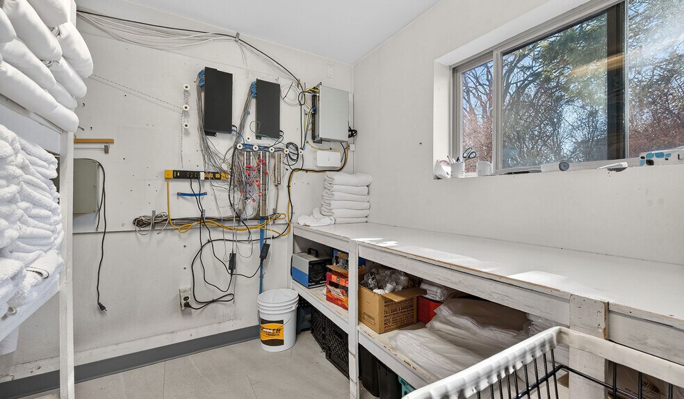 More Photos Of 102 E Greenwood St, Enterprise Hotel For Sale