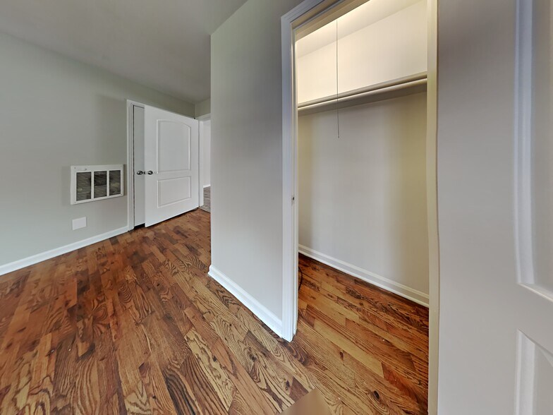 More Photos Of 5700 Leslie Ave, Nashville Apartments For Sale