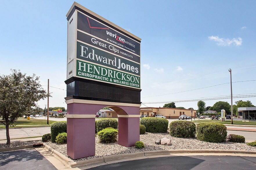 More Photos Of 2010 Jackson St, Oshkosh General Retail For Lease