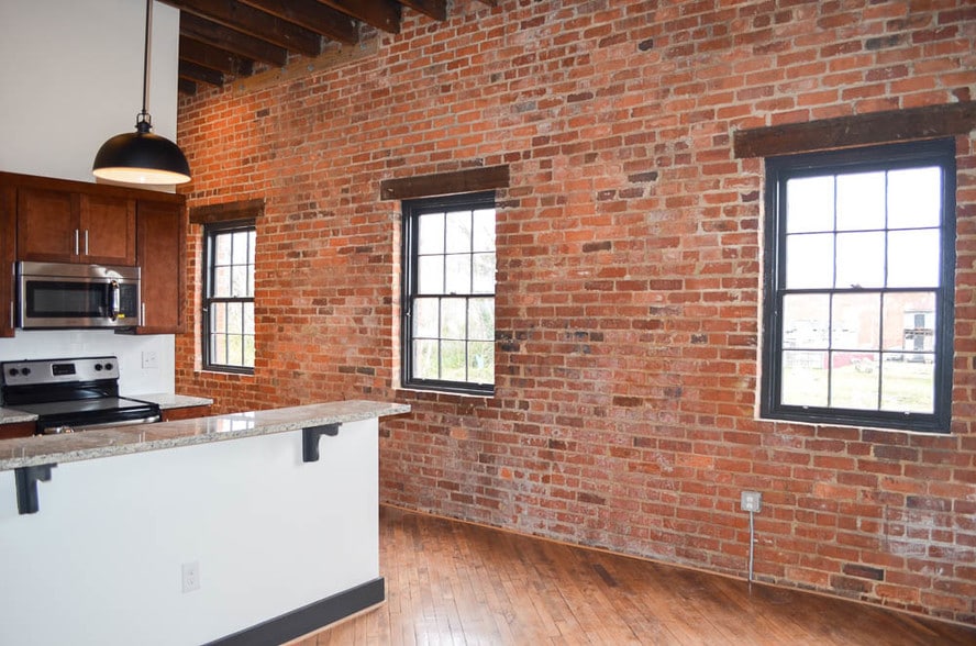 More Photos Of 1131 Commerce St, Petersburg Apartments For Sale