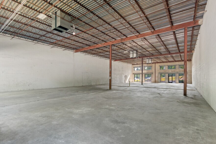 More Photos Of 3586 Pierce Dr NE, Chamblee Office For Lease