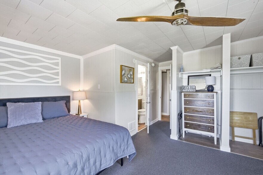 More Photos Of 20658 Wilkins Ave, Rock Hall Restaurant For Sale