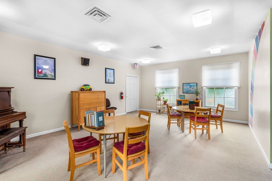 More Photos Of 537 7th Ave SW, Albany Religious Facility For Sale