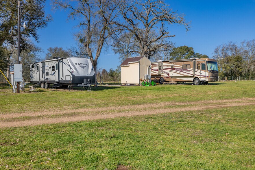 More Photos Of , Round Top Unknown For Sale