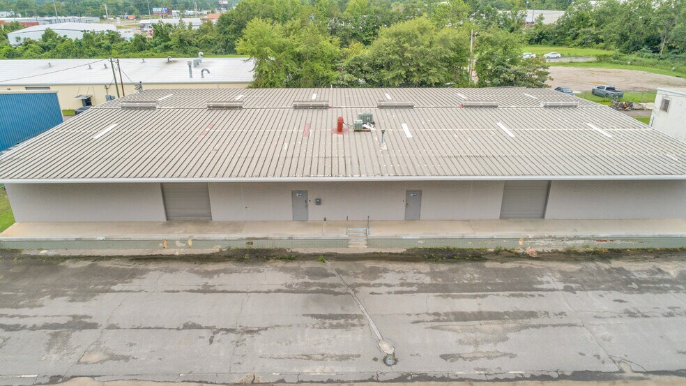 More Photos Of 1827 Killingsworth Rd, Augusta Warehouse For Lease