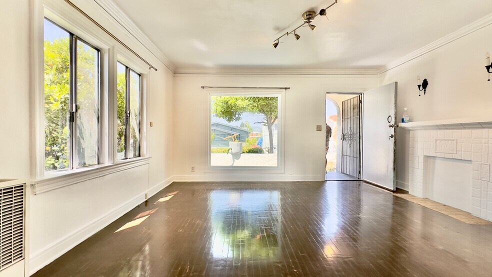More Photos Of 1920 Kent St, Los Angeles Apartments For Sale