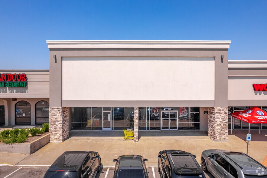 More Photos Of 1701 W Randol Mill Rd, Arlington Unknown For Sale