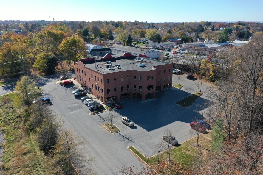 More Photos Of 205 Center St, Mount Airy Medical For Lease