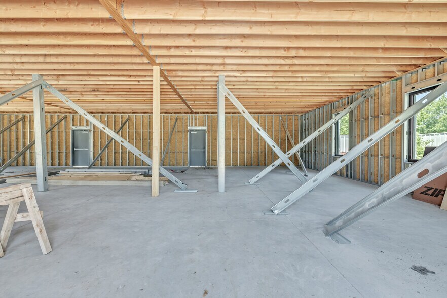 More Photos Of 207 E. Memorial Road, Oklahoma City Medical For Lease