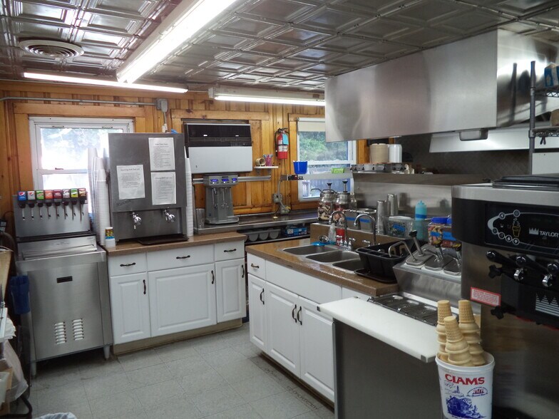 More Photos Of 1391 Hooksett Rd, Hooksett Restaurant For Sale