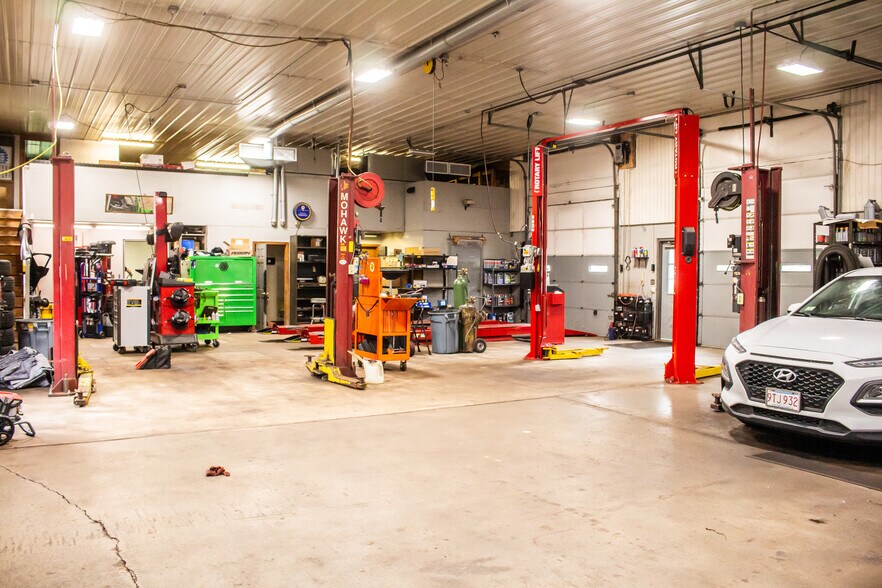 More Photos Of 8 Englewood St, Webster Auto Repair For Sale