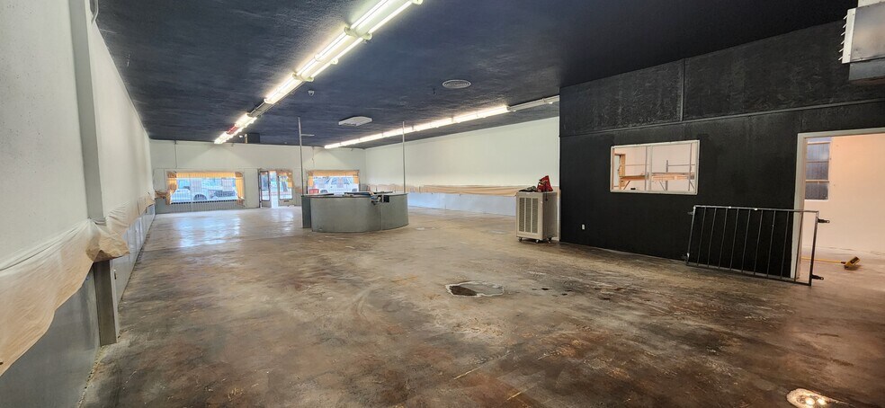 More Photos Of 1368 N Blackstone Ave, Fresno Freestanding For Lease