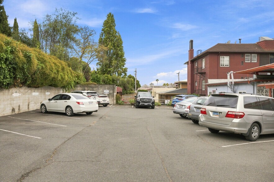 More Photos Of 3732-3744 Grand Ave, Oakland Multifamily For Sale