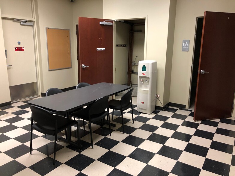 More Photos Of 810 W Esplanade Ave, Kenner Freestanding For Lease