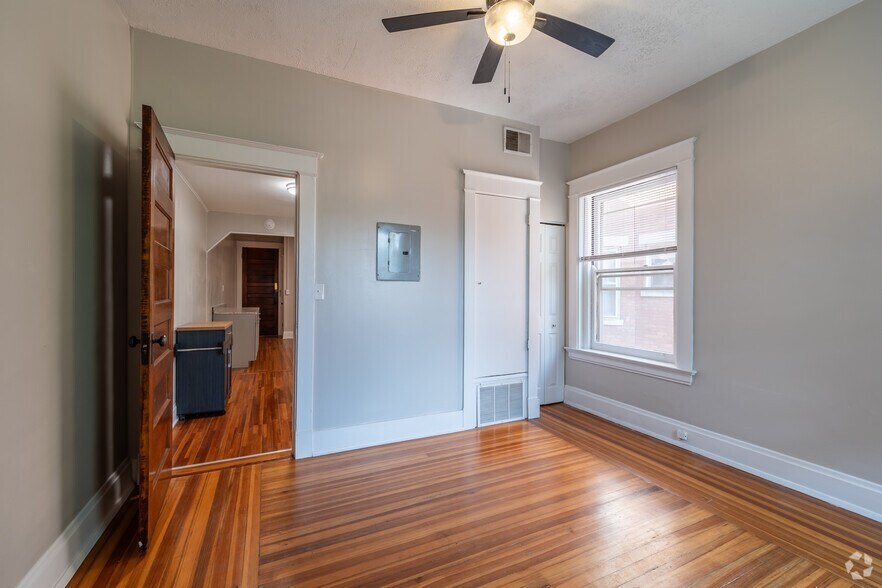More Photos Of 525 Greenup St, Covington Apartments For Sale