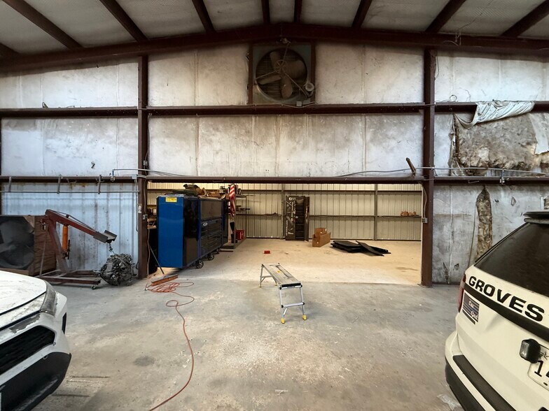 More Photos Of 3177 US-69, Lumberton Warehouse For Lease