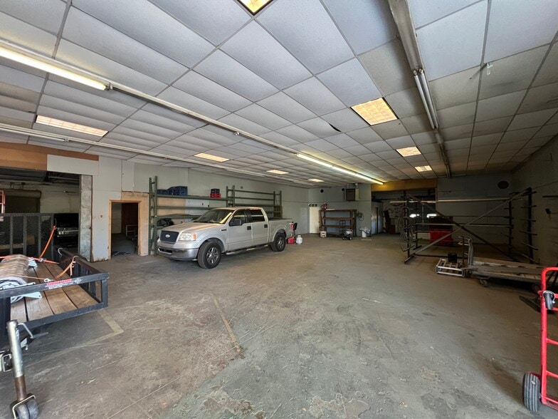 More Photos Of 1418 S Marietta St, Gastonia Industrial For Lease