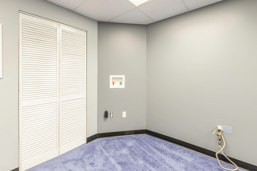 More Photos Of 2840 Mitthoeffer Pl, Indianapolis Warehouse For Sale