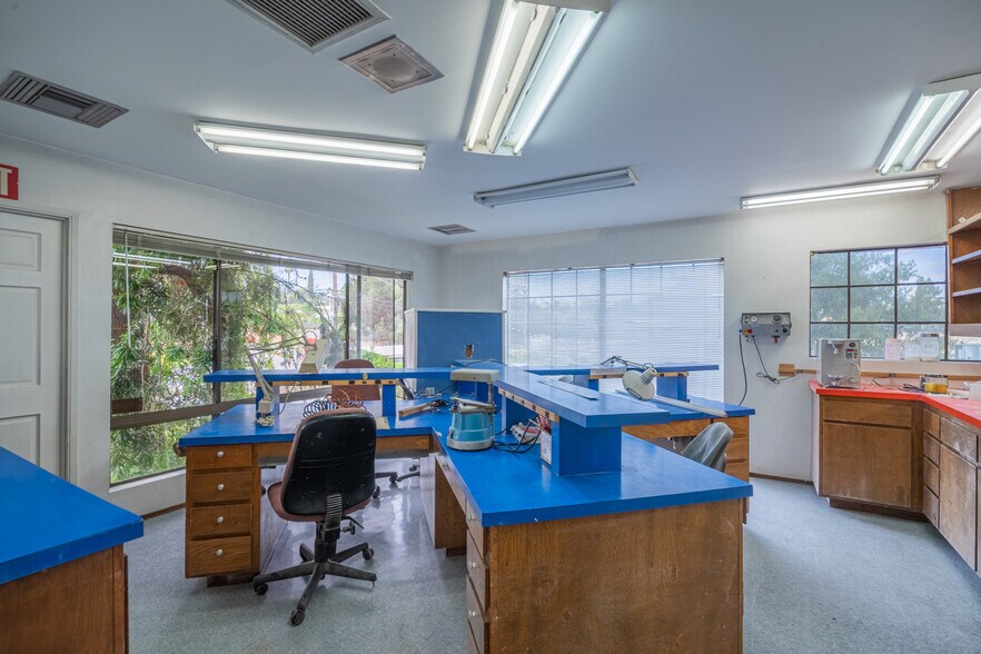 More Photos Of 899 E Grand Ave, Escondido Medical For Sale