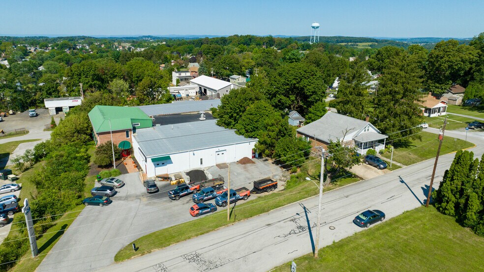 More Photos Of 280 N Park St, Dallastown Warehouse For Lease