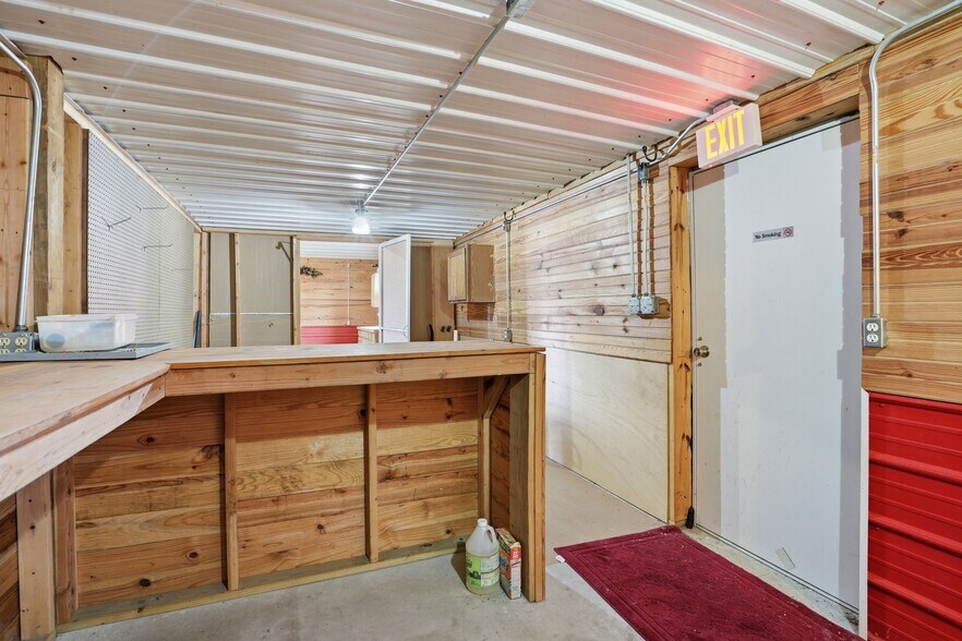 More Photos Of 113 S Wilder St, Chouteau General Retail For Sale