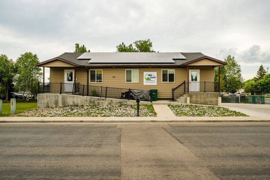 More Photos Of 751 Avoca Ave, Sheridan Daycare Center For Sale