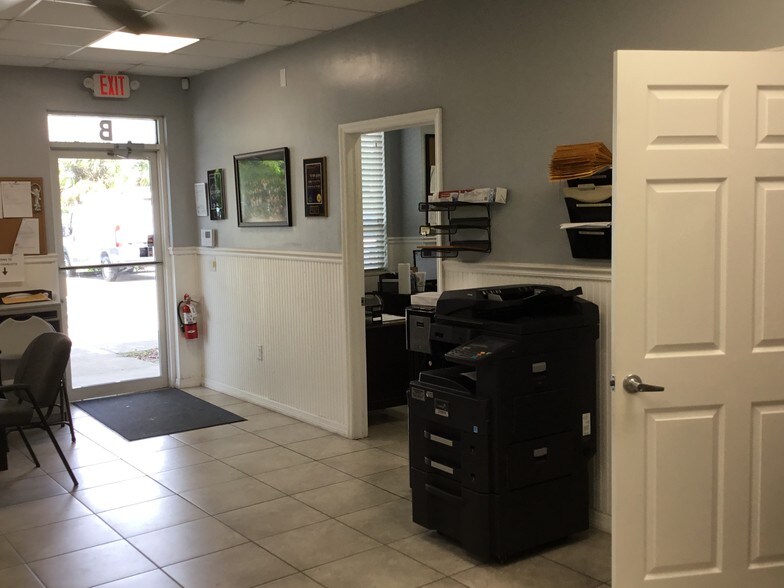 More Photos Of 5612 6th St W, Lehigh Acres Warehouse For Lease