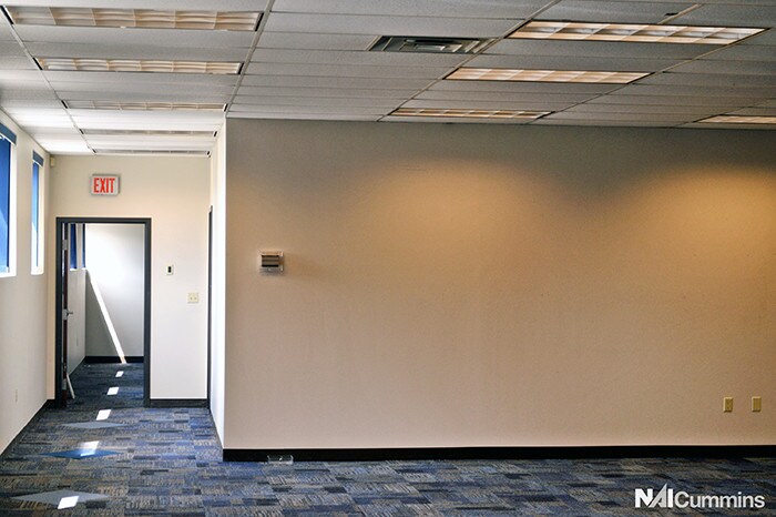 More Photos Of 557 E Tallmadge Ave, Akron Warehouse For Lease