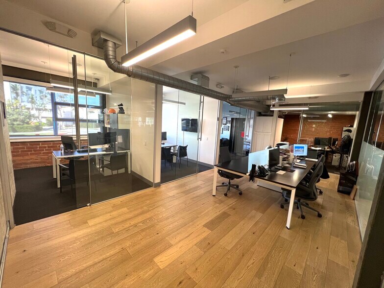 More Photos Of 449 S Beverly, Beverly Hills Office For Sale