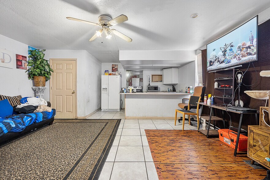 More Photos Of 2435 N Dixie Hwy, Wilton Manors Apartments For Sale