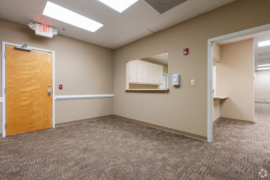 More Photos Of 1275 Highway 54 W, Fayetteville Medical For Lease