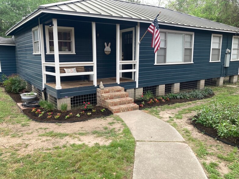 More Photos Of 18002 Kuykendahl Rd, Spring Showroom For Sale