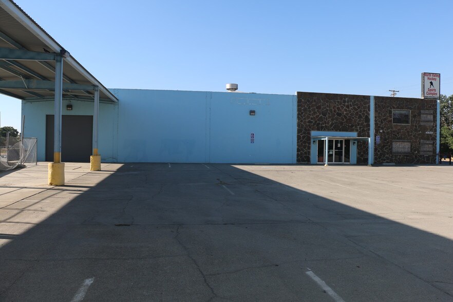 More Photos Of 250 Walsh Ave, Hamilton City Distribution For Sale