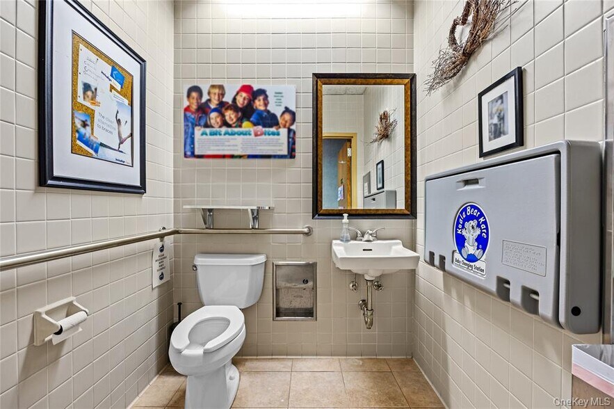 More Photos Of 1171 Old Country Rd, Plainview Medical For Sale