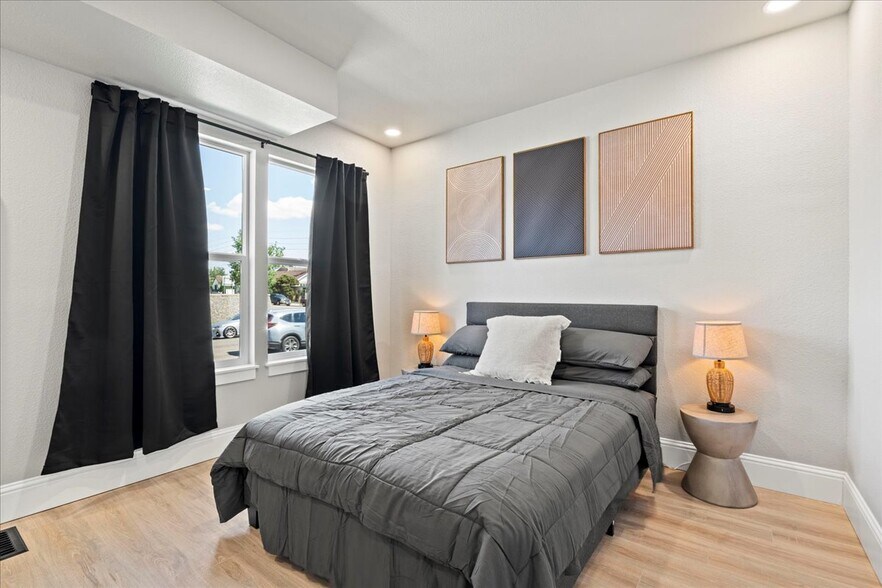 More Photos Of 2722 Central Ave, Cheyenne Light Distribution For Sale