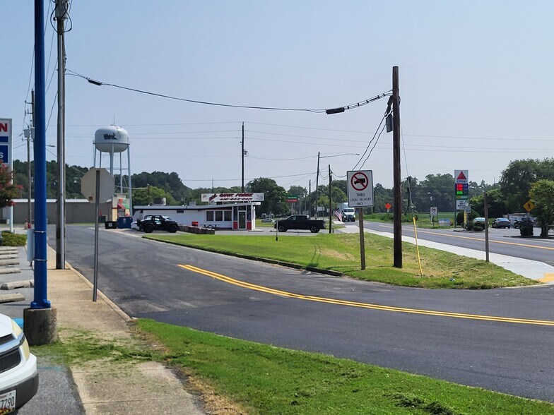 More Photos Of 100 Delaware Ave, Hurlock Restaurant For Sale