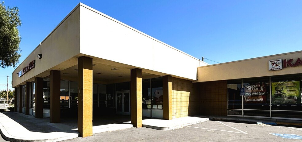 More Photos Of 2400-2470 El Camino Real, Santa Clara General Retail For Lease