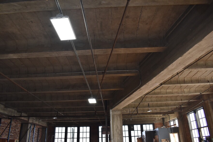 More Photos Of 600 Aisquith St, Baltimore Warehouse For Sale