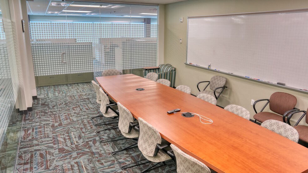 More Photos Of 878 Veterans Memorial Hwy, Hauppauge Office For Lease