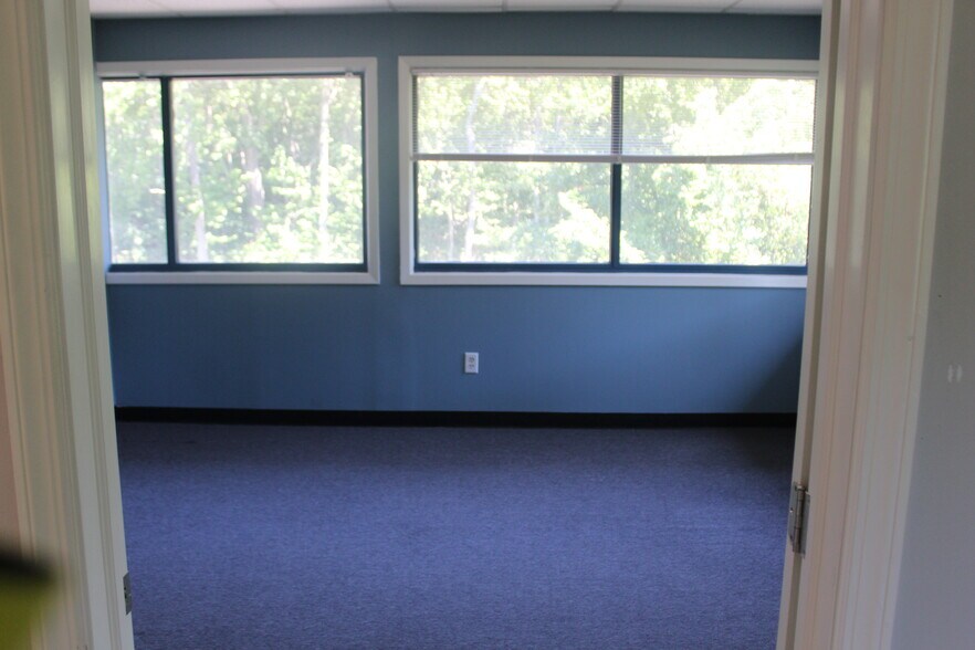 More Photos Of 3321 Doris Ave, Ocean Unknown For Lease