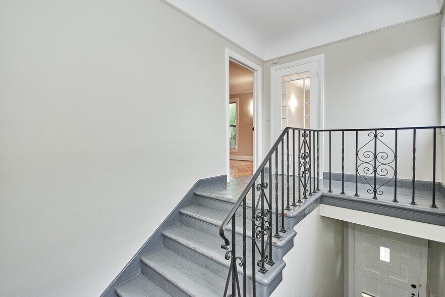 More Photos Of 6669 De Longpre Ave, Los Angeles Apartments For Sale