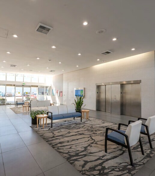 More Photos Of 23101 Sherman Pl, Canoga Park Medical For Lease