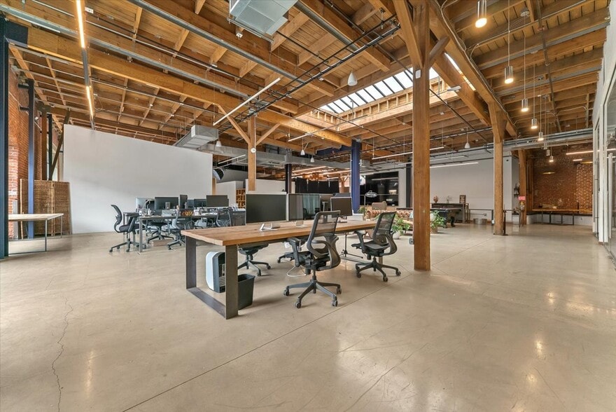 More Photos Of 308-312 S Alameda St, Los Angeles Office For Lease