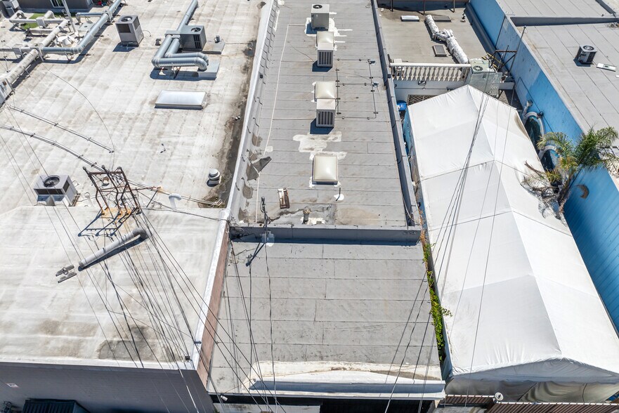 More Photos Of 3210 N San Fernando Blvd, Burbank Warehouse For Sale