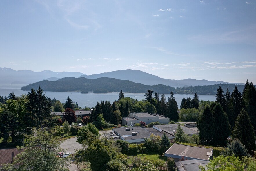 More Photos Of 771 Gibsons Way, Gibsons Storefront For Sale